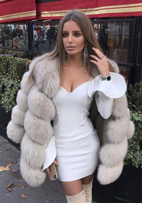 Pin By Mickfire On Fox Fur In Fur Coats Women Fur Coat Outfit