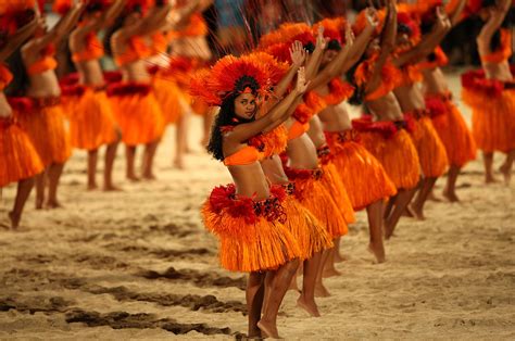 Belles Danseuses Du Heiva Polynesian Dance Tahitian Dance Tahiti