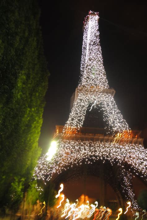 √ Eiffel Tower Paris Christmas Lights - Alumn Photograph