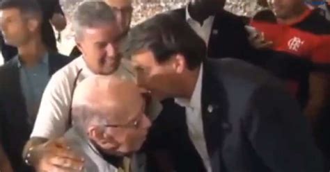 Bolsonaro se despede de Zagallo relembrando encontro épico no Maracanã