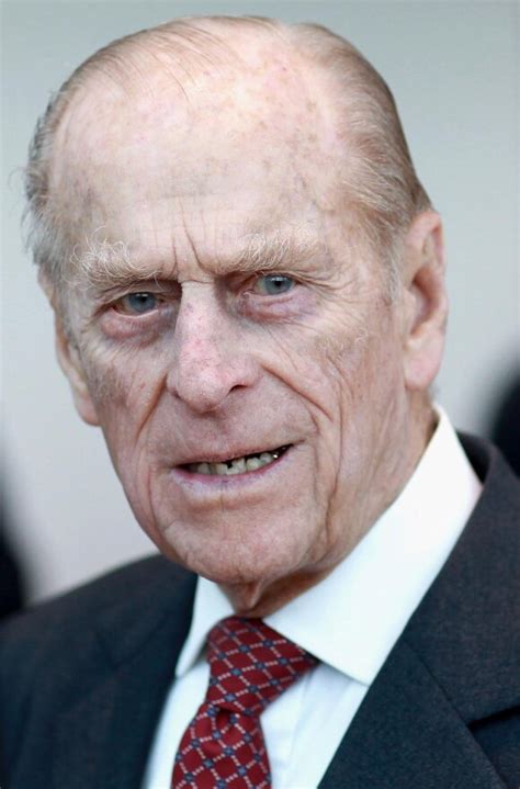 Le Prince Philip Poux De La Reine Elizabeth Ii Hospitalis Et Op R