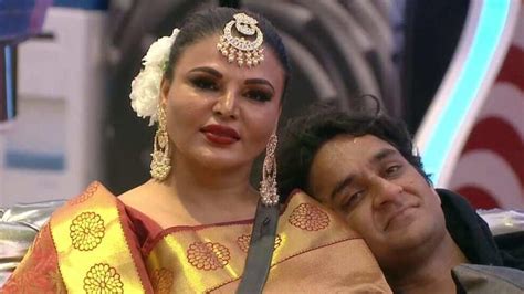 Bigg Boss Rakhi Sawant Arshi Khan Cry As Bigg Boss Asks Them To