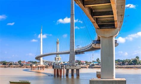 Gentala Arasy Menara Jam Yang Ikonik Di Kota Jambi Itrip