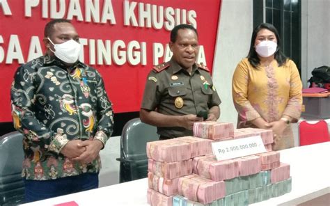 Dengan Sikap Jujur Bupati Boven Digoel Kembalikan Uang Negara Rp 2 9