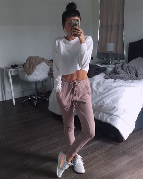 Mejores Ideas Para Posar En Una Selfie De Cuerpo Completo Es La Moda