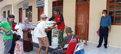 Kegiatan Pembagian Bansos Beras 10 Kg Website Kalurahan Timbulharjo