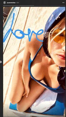 PHOTO Chloé Jouannet torride en bikini pendant ses vacances entre