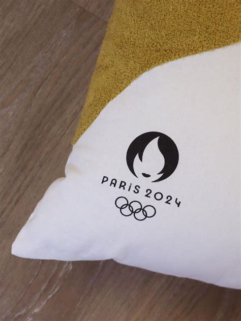 Coussin Tuft Coton Paris Jeux Olympiques Premium Blanc