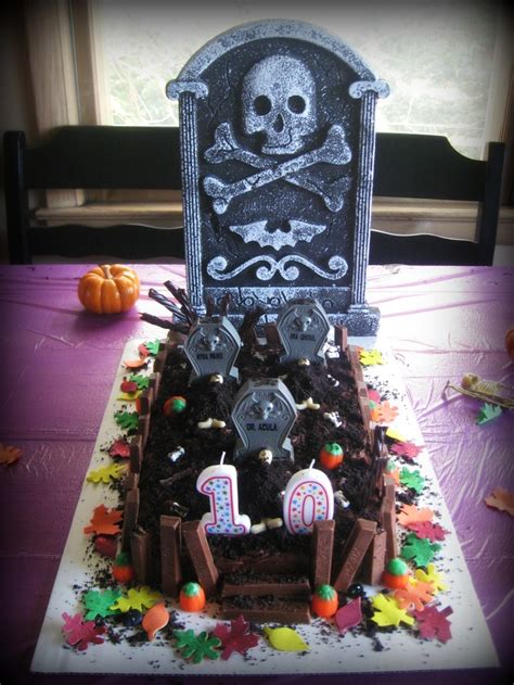 Halloween Graveyard Birthday Cake Made This For My 10 Year Old