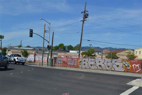 Berg Oakland Ca Endless Canvas Bay Area Graffiti And Street Art