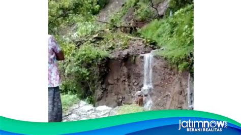 Air Sungai Meluap Jembatan Penghubung Antar Desa Di Ponorogo Amblas