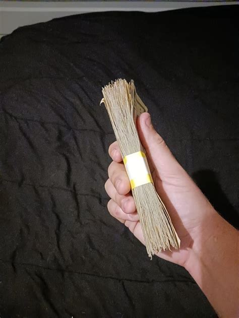 This Is What 1000 Looks Like In 10s Rmoney