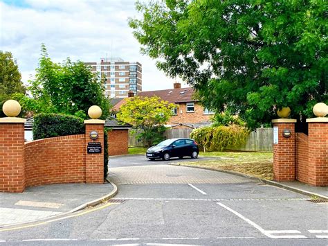 Property For Sale Thomas Drive Gidea Park Hs Estate Agents Id 2920