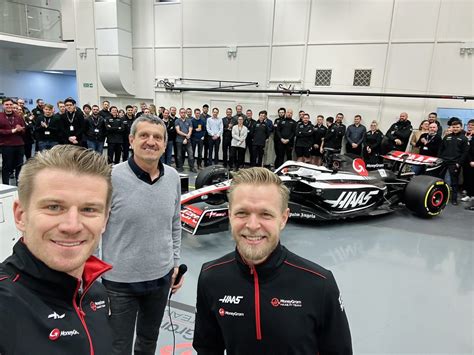 Magnussen y Hülkenberg entierran el hacha de guerra en el estreno