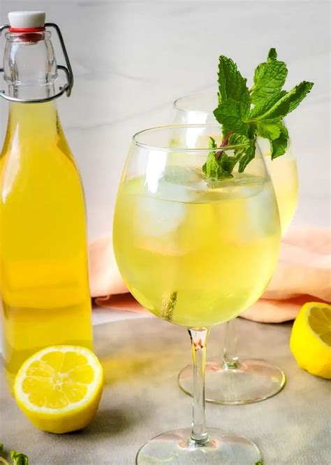 Limoncello Spritz Refreshing Italian Lemon Cocktail Recipe In