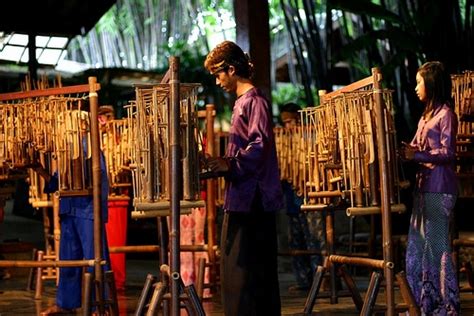 Wisata Bandung - Saung Angklung Udjo