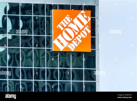 Home depot logo hi-res stock photography and images - Alamy