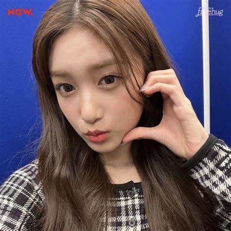 Leeseo Lee Hyunseo Ive Selca Icon Pfp Kpop Liz Lee Kpop Aesthetic