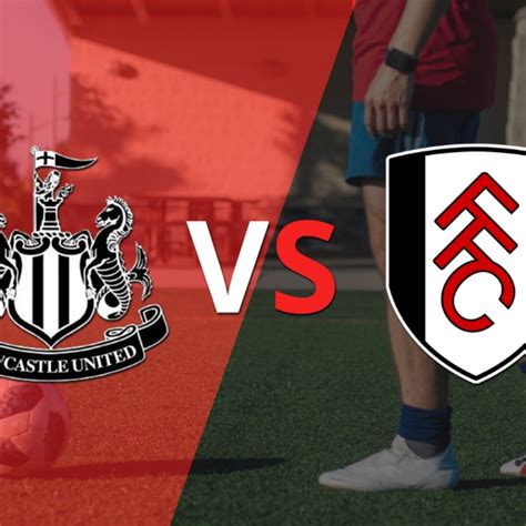 Ya rueda el balón entre Newcastle United y Fulham en el estadio St