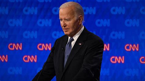 60 de los votantes estadounidenses creen que Biden se debería bajar de