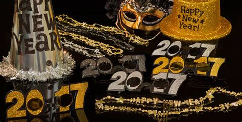 Black, Gold & Silver New Year's Eve Theme Party - Party City