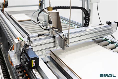 INCO3000 - TROUGH FEED CNC GLUING MACHINE
