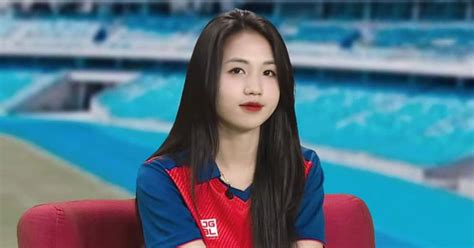 Chiêm ngưỡng vẻ đẹp ma mị của hot girl ĐT nữ Việt Nam