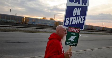 UAW members at Stellantis, Ford ratify new labour contracts - National ...