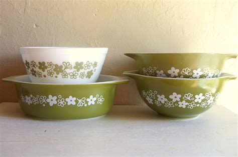 Set Of 4 Vintage Pyrex Bowls Avocado Green White By Vintagenchic