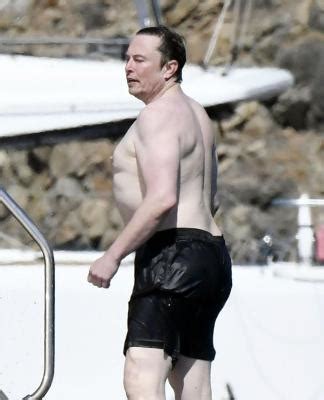 Shirtless Elon Musk On Luxury Yacht In Mykonos | NAUTICA NEWS