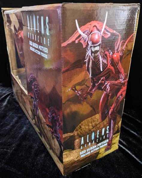 Neca Aliens Genocide Red Queen Mother Deluxe Action Figure