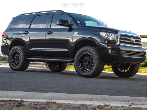 Wheel Offset 2017 Toyota Sequoia Flush Suspension Lift 3" | Custom Offsets