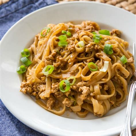 Easy Ground Beef Stir Fry With Noodles Peanut Blossom