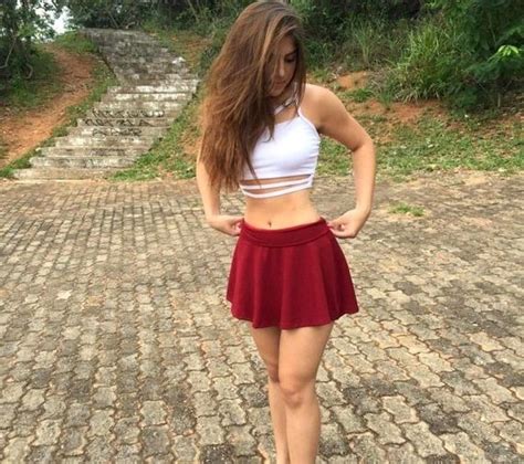 Hot Brunettes Barnorama