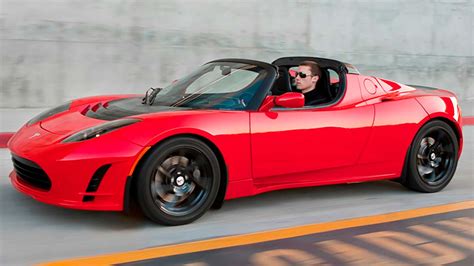 El primer coche de Tesla el Roadster cumple 15 años