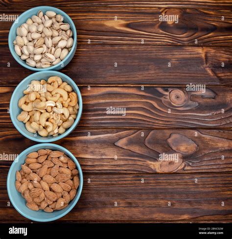 Diferentes tipos de nueces fotografías e imágenes de alta resolución