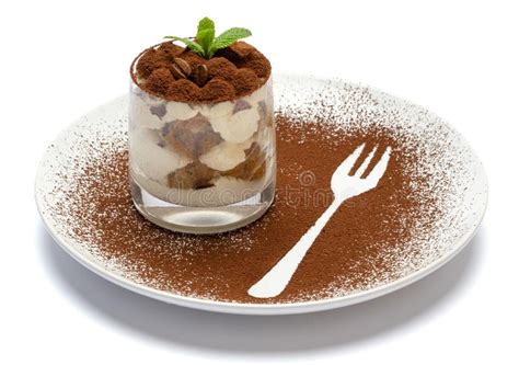 Postre Cl Sico Del Tiramisu En Un Vidrio En La Placa Con La Silueta De