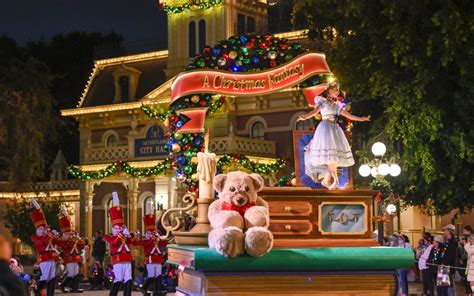 When Do Disneyland Christmas Decorations Go Up Shelly Lighting