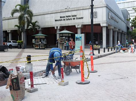 Fundación Siglo XXI realiza trabajos de mantenimiento en la Plaza de la