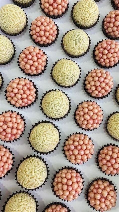 Aprenda a fazer Brigadeiros gourmet que são sucesso garantido em