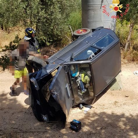 Davoli Perde Il Controllo Dell Auto E Finisce Fuori Strada Muore Un