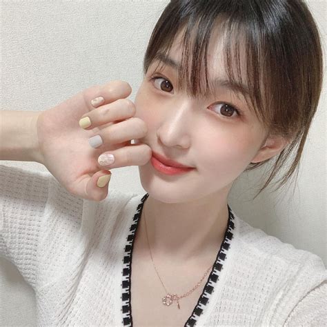 Jennie vừa khoe mẫu nail mới đã cháy hàng ngay lập tức có gì hot mà netizen phát cuồng đến thế