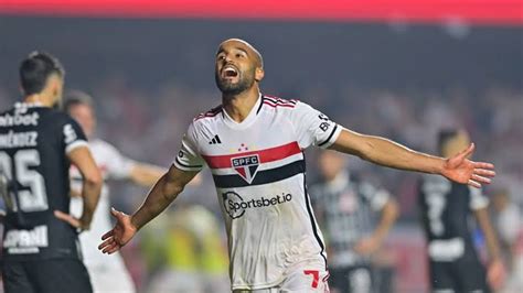 Lucas Moura Estreia Pelo S O Paulo Derrota Mas Recebe Recep O