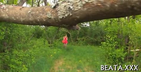 Drilling Hot Twat With Banana