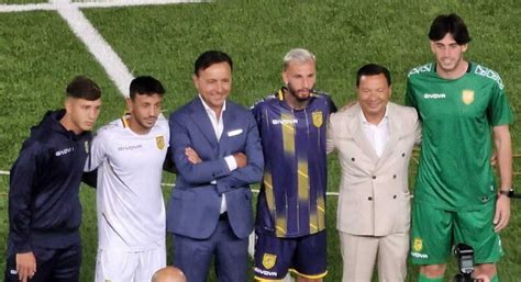 Juve Stabia La Presentazione Della Squadra Allo Stadio Romeo Menti