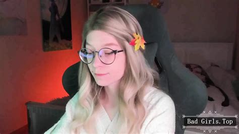 Very Cute And Hot Long Hair Blonde Teen On Web