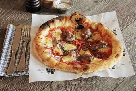 Афиша Город: Zotman Pizza Pie, бар с крафтовыми пивом Hophead и ...