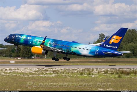 TF FIU Icelandair Boeing 757 256 WL Photo By Yardel Koschek ID