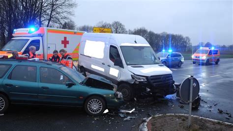 Verkehrsunfall Auf B Mann Aus Kreis Cuxhaven Schwer Verletzt Cnv