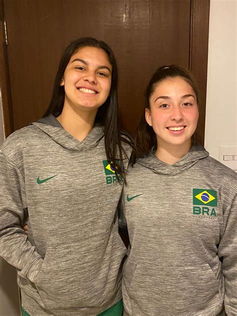 Atletas Do Basquete Feminino De Crici Ma V O Para Sele Es Brasileira E